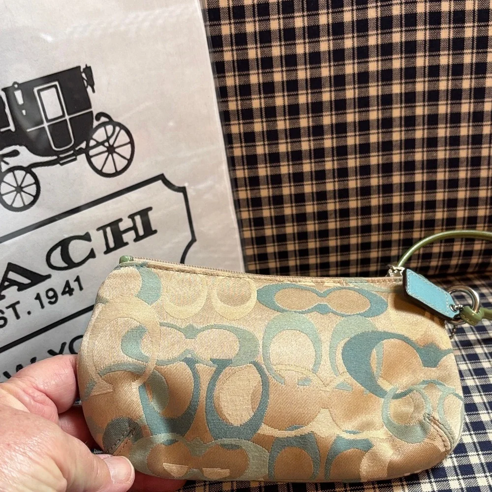 COACH legacy Y2K mint Green Signature Wristlet with Leather Trim - Picture 5 of 10